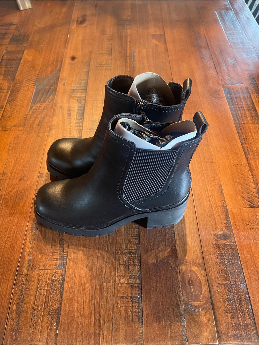 Aqua College waterproof side zip rain boots.